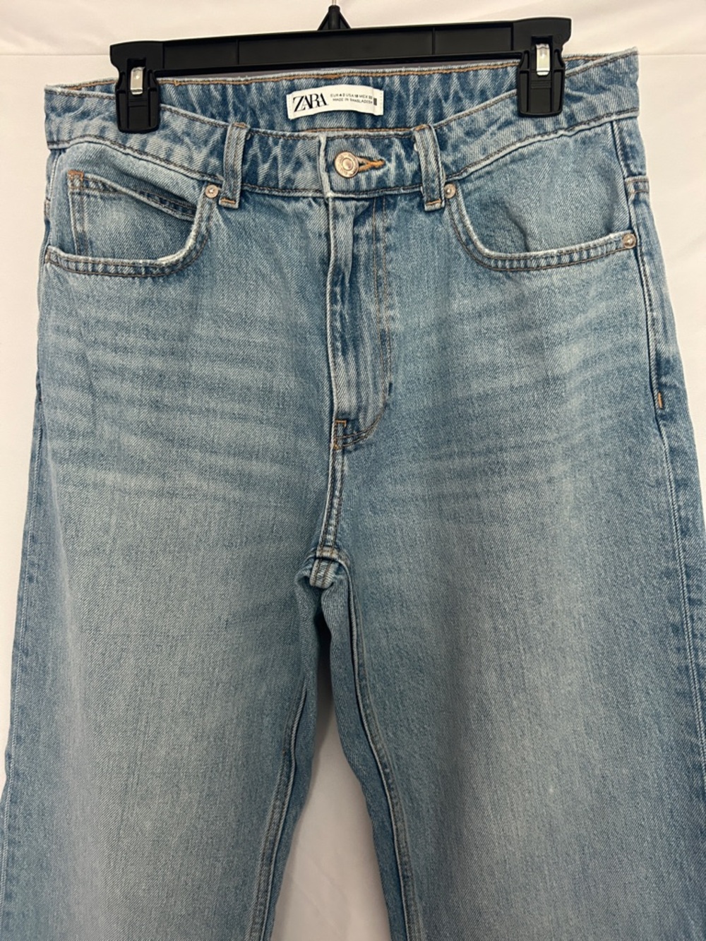 Zara Women’s Light Wash Mid Rise Straight Leg Jeans. Size 10 - Picture 5 of 5